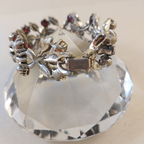Jewelcraft Silver and Purple Leaf Bracelet - Picture 4 of 16